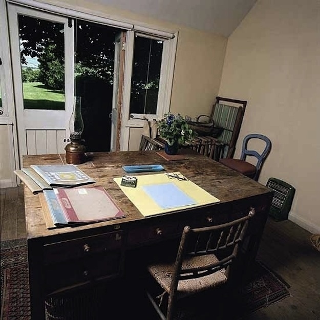图片:弗吉尼亚·伍尔夫的书桌